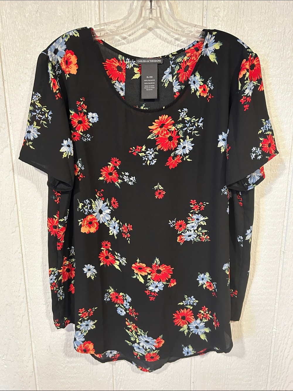 Chelsea & Theodore Black Floral Short Sleeve Blouse - Red & Light Blue